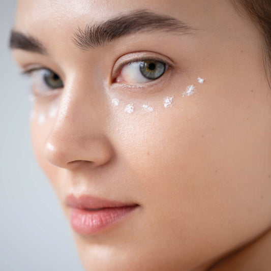 Contorno de Ojos y su Cuidado: Consejos de Nuestros Formuladores - Cosmética Vicorva