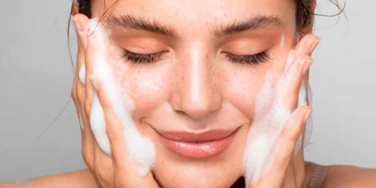 ¿Qué es la Niacinamida y cuáles son sus beneficios en la cosmética? - Cosmética Vicorva
