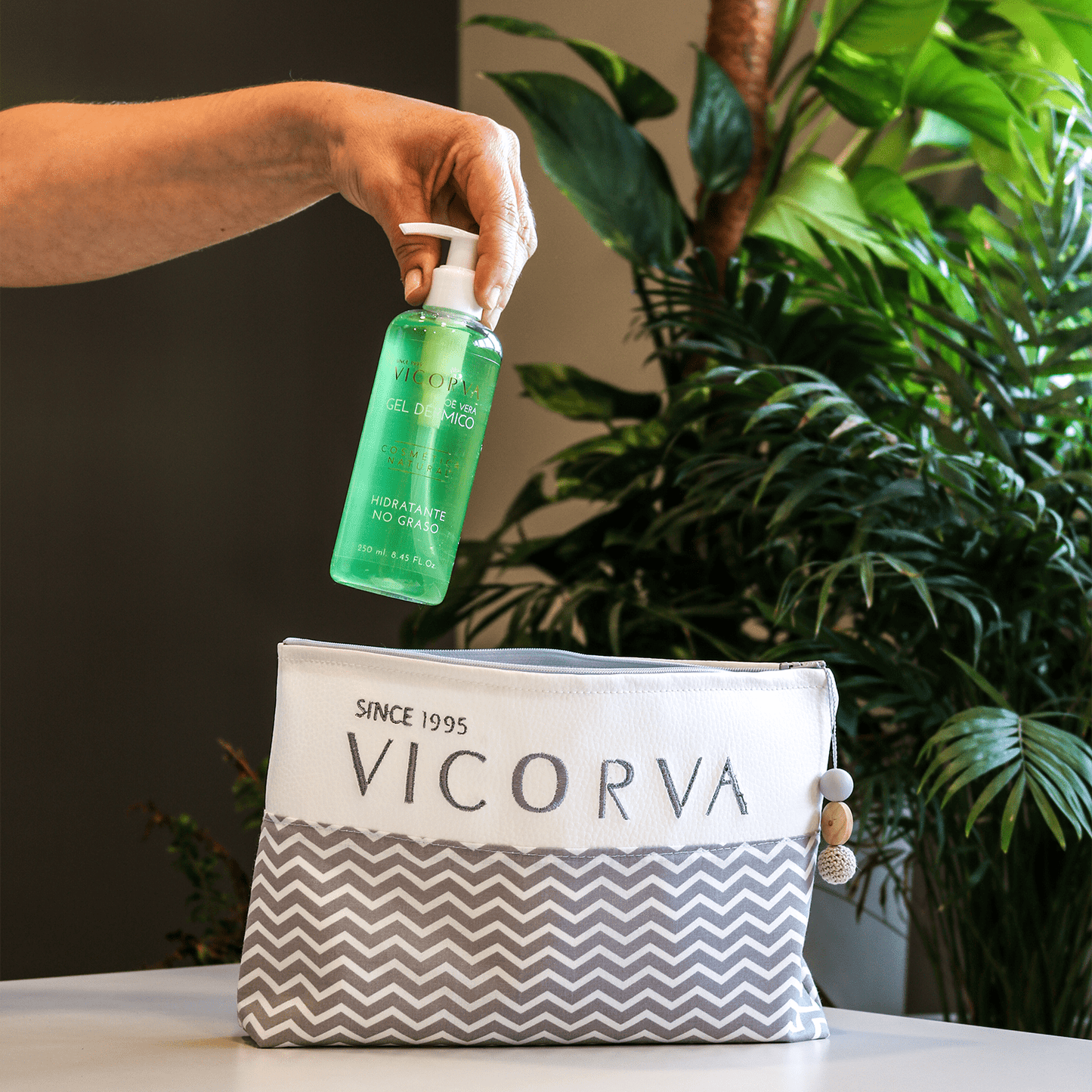 Gel Dérmico Aloe Vera - 250 ml - Cosmética Vicorva