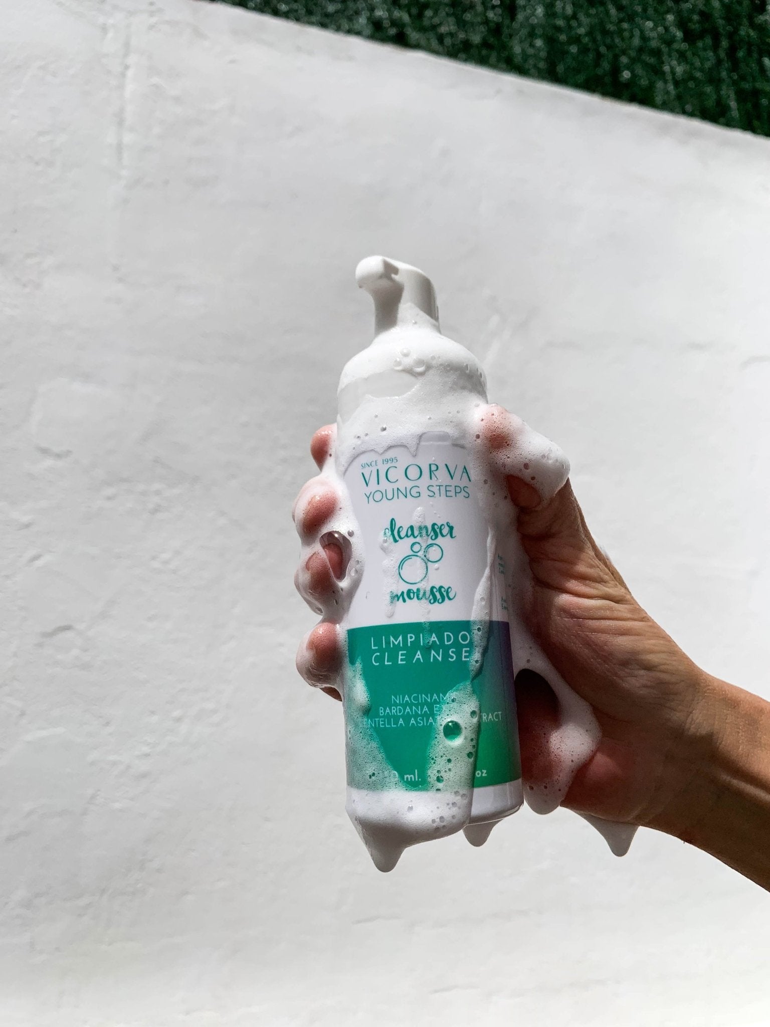 Limpiador Cleanser Mousse Niacinamida - 150 ml - Cosmética Vicorva